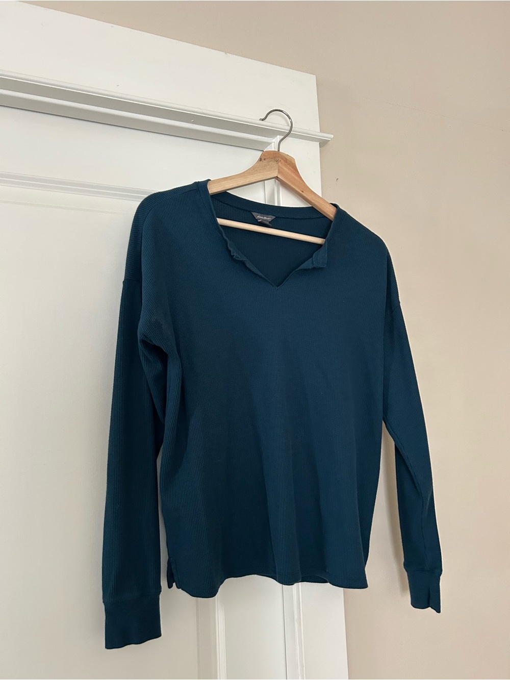 Eddie Bauer Blue Long Sleeve V‑Neck Thermal Tee